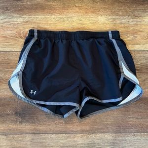 Under Armour athletic shorts size medium